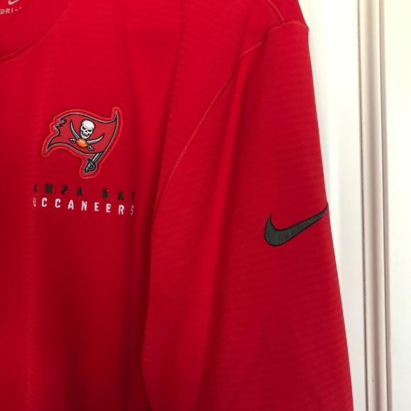 Men’s TB Bucs Nike Sideline Performance Pullover - Picture 5 of 8